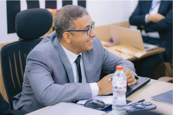 موظف أكاديمية عايد